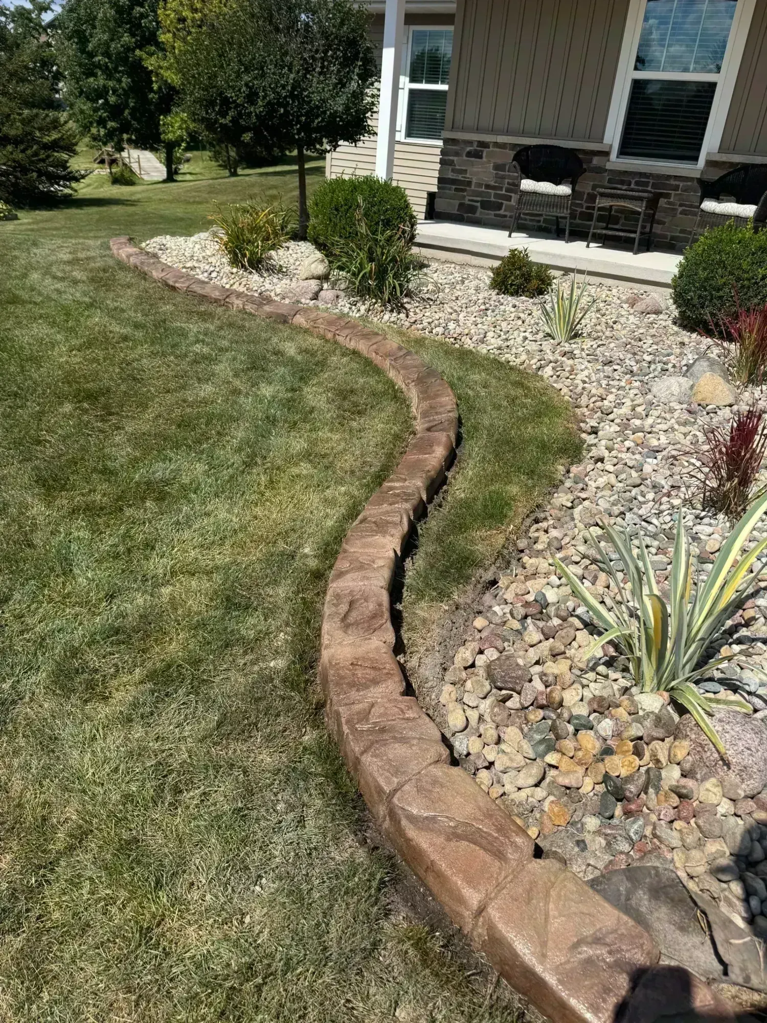 Completed landscape curbing project by Jesse Votis Completed landscape curbing project by Jesse Votis