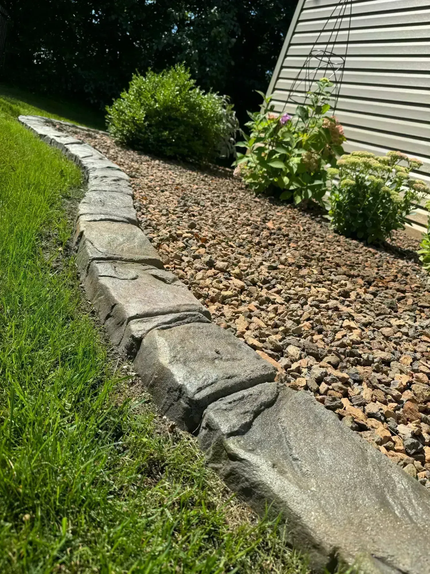 Decorative colored concrete curbing