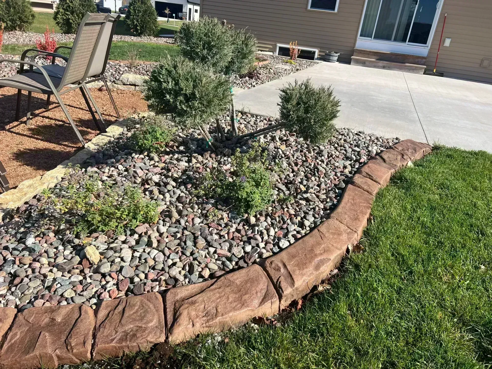 Landscape curbing installation Landscape curbing installation
